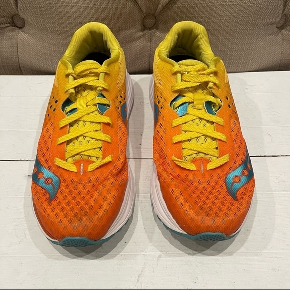 Saucony Kinvara 8 - Women’s Size 7.5 Orange Yellow Athletic Running Shoes 61464 - Picture 2 of 12